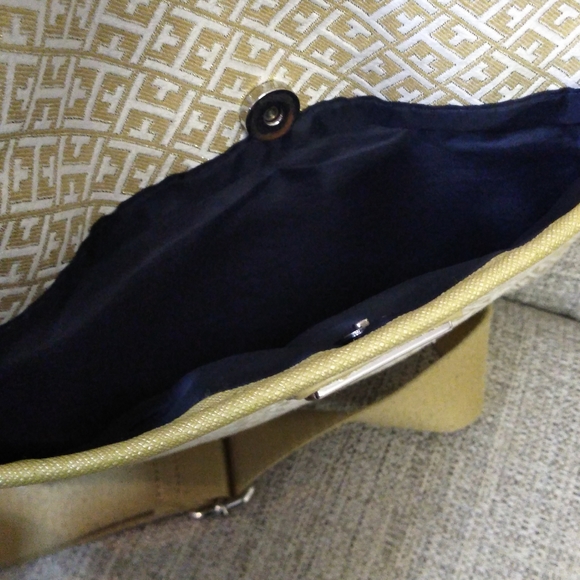 tommy hilfiger purse - Picture 6 of 6